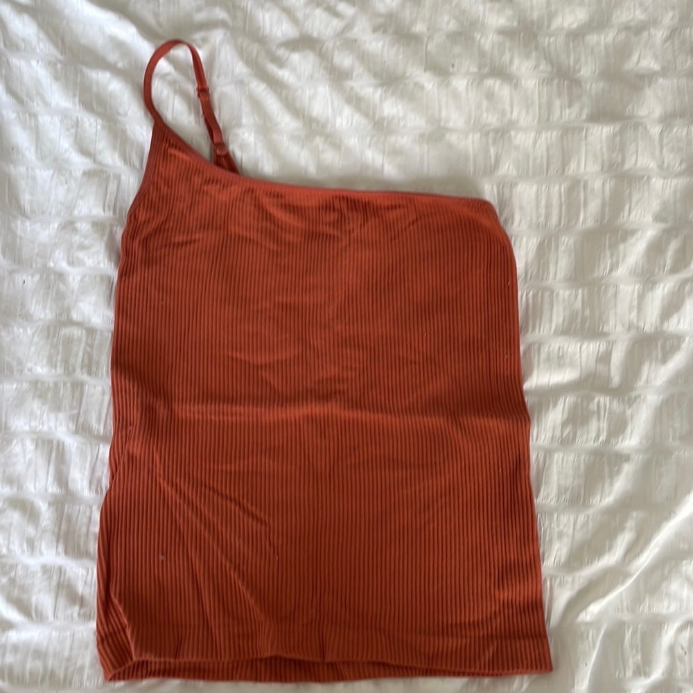 One shoulder top